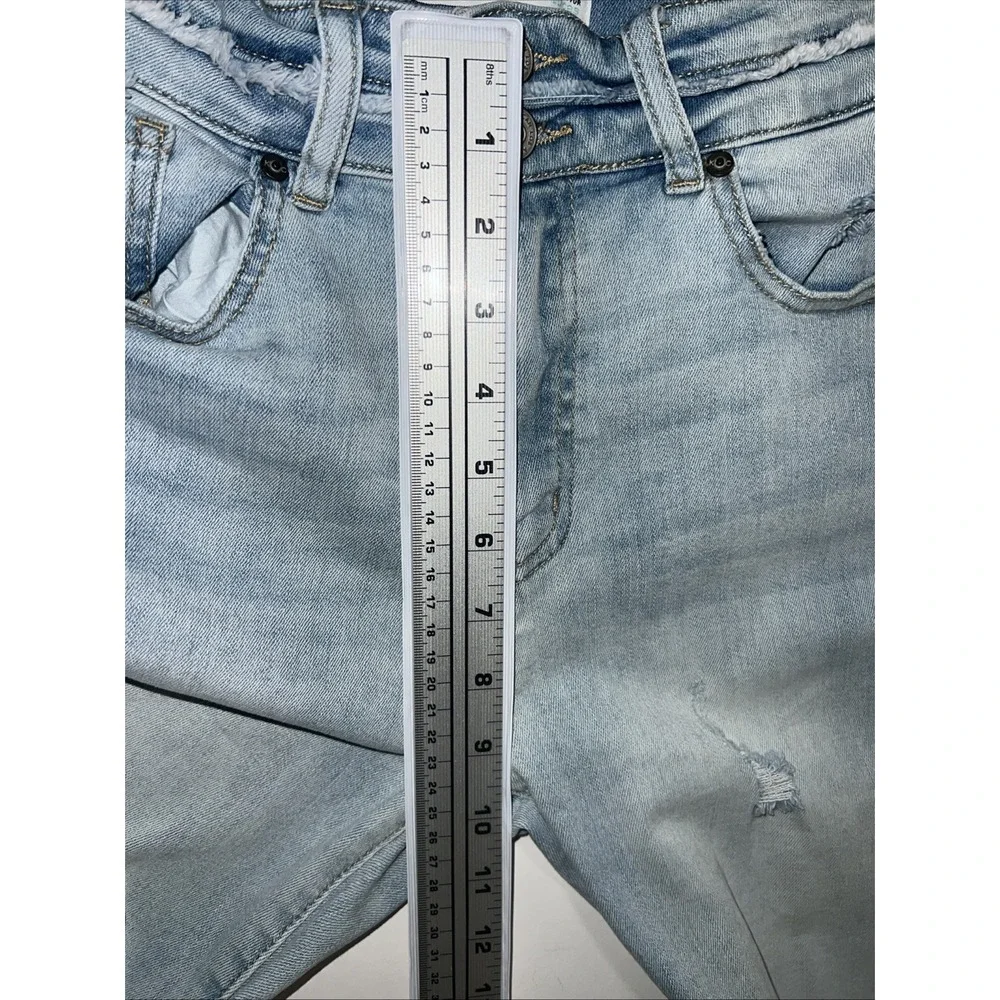 Kancan Jeans Women's Size 28 Skinny Distressed‎ Denim Light Washed Jeans